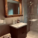 Bull Apartment *