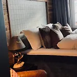 Bull Apartment
